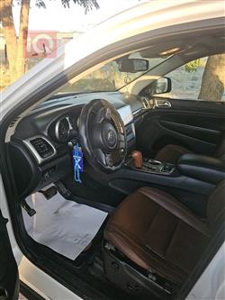 جیپ گراند شیرۆکی